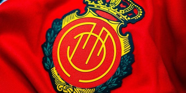 Hero image for the guide 'Exploring La Liga Football in Mallorca: A Guide to RCD Mallorca and Visit Mallorca Estadi'