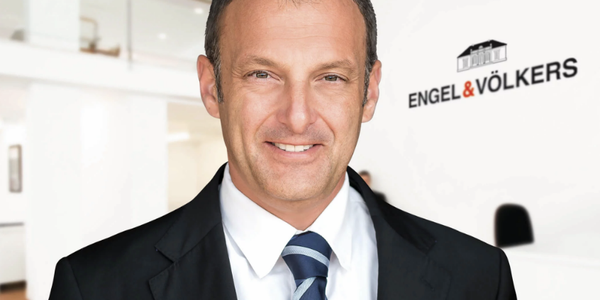 Hero image for the guide 'Top Real Estate Broker: Hans Lenz'
