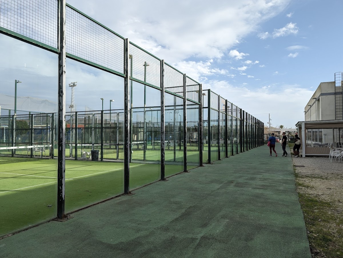 Alcudia Padel Svømmebasseng