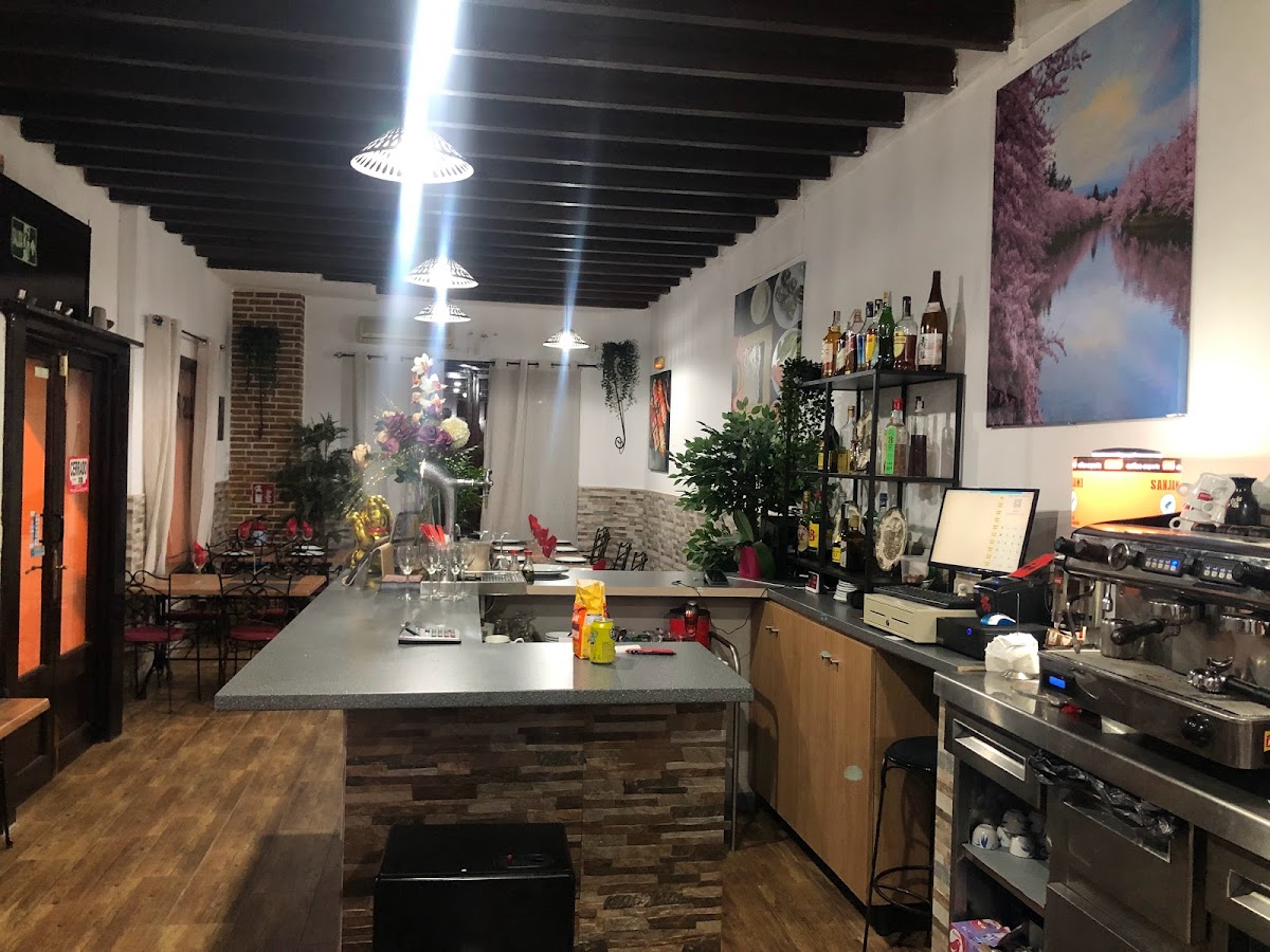 Restaurante oriental los palillos