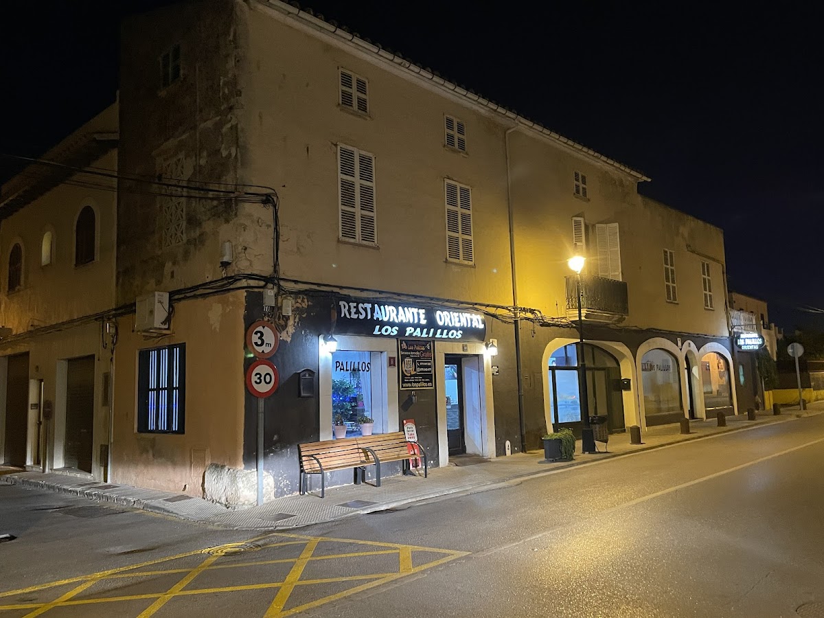 Restaurante oriental los palillos