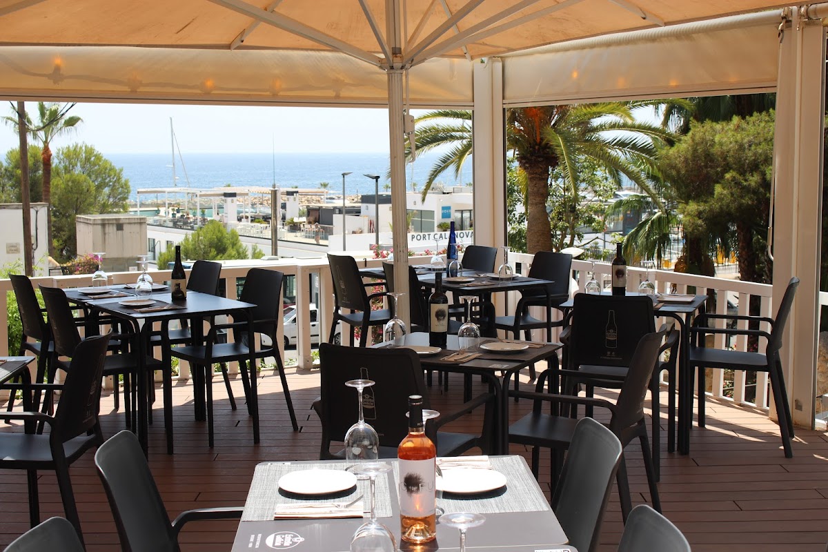 Mico's Bistro Bar