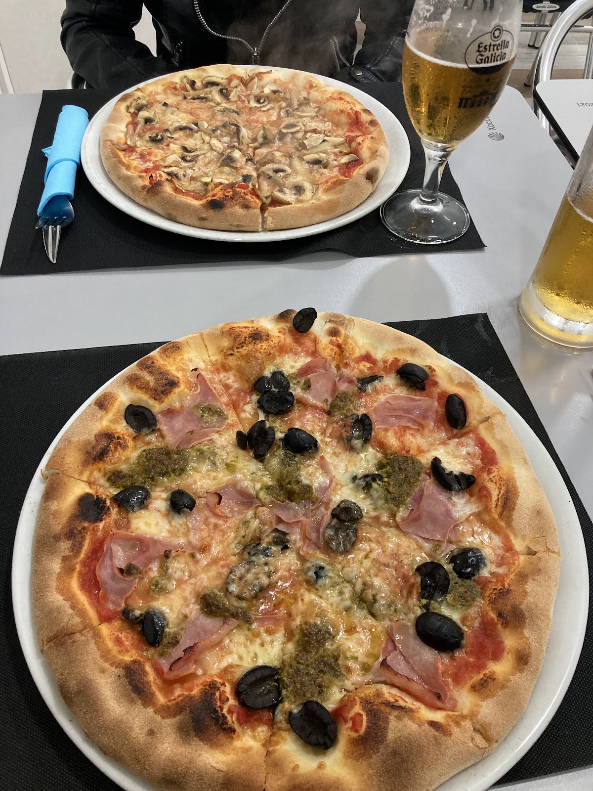 La Taverna Pueblo