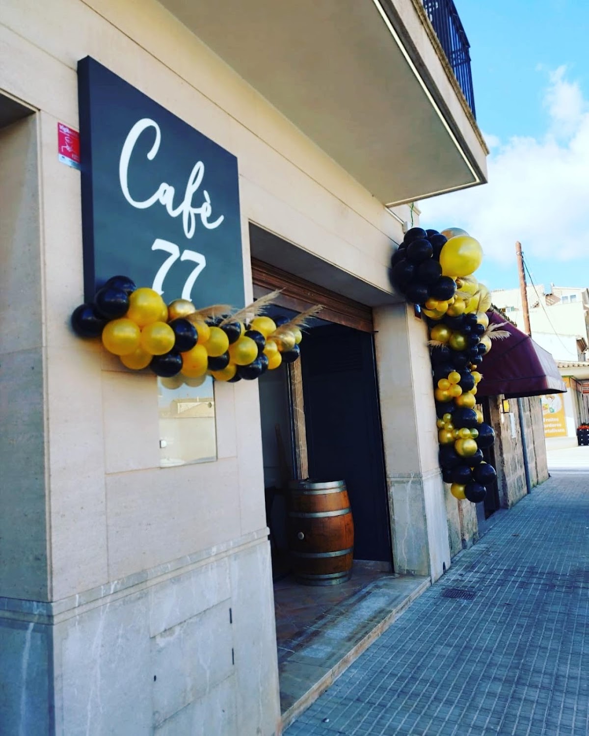 CAFÈ 77