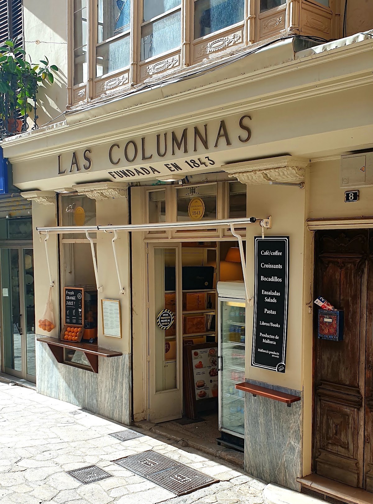 Cafetería Las Columnas - Can Casasnovas