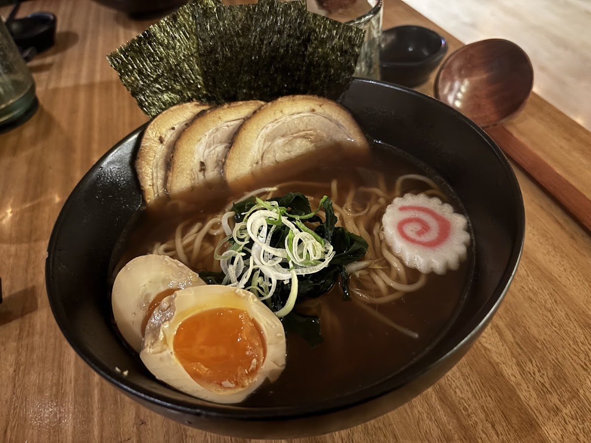 IZAKAYITA, Ramen & Sushi bar