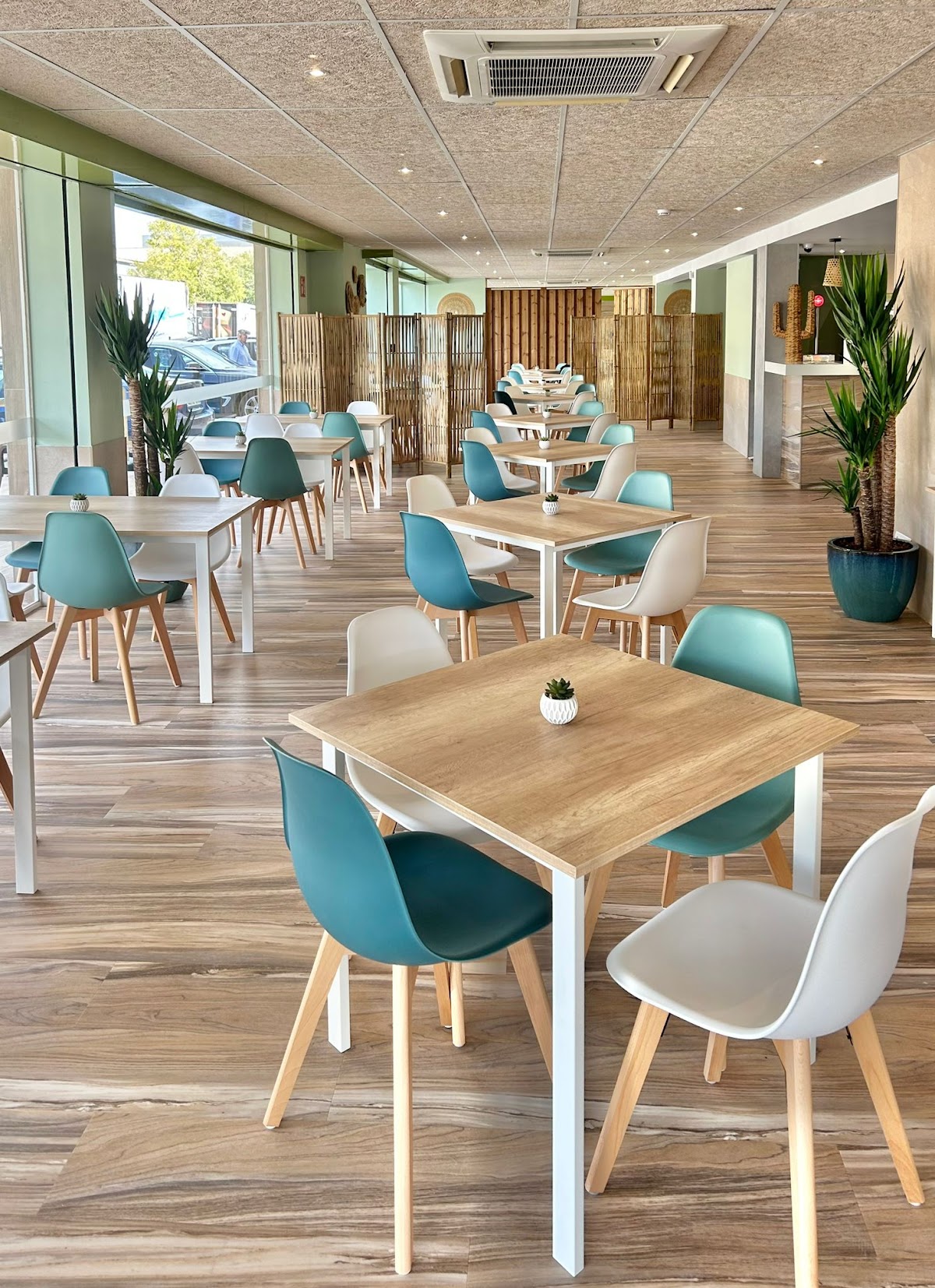 Que Bo Cafeteria & Restaurant
