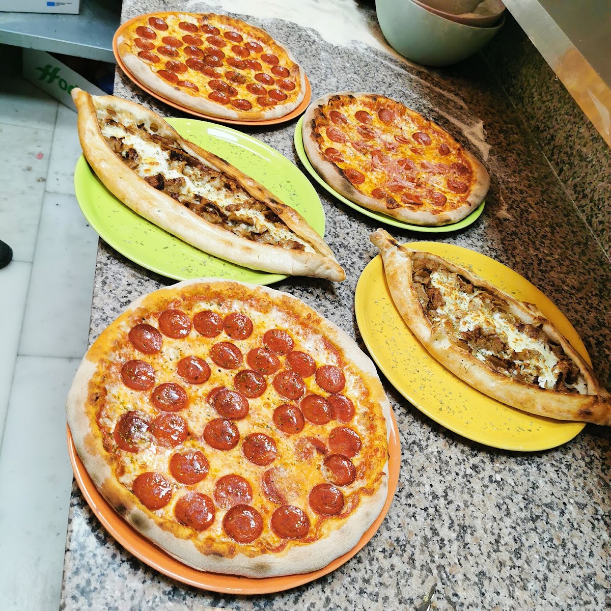 pizza + turkish bar Kebab y Pizza Restaurant