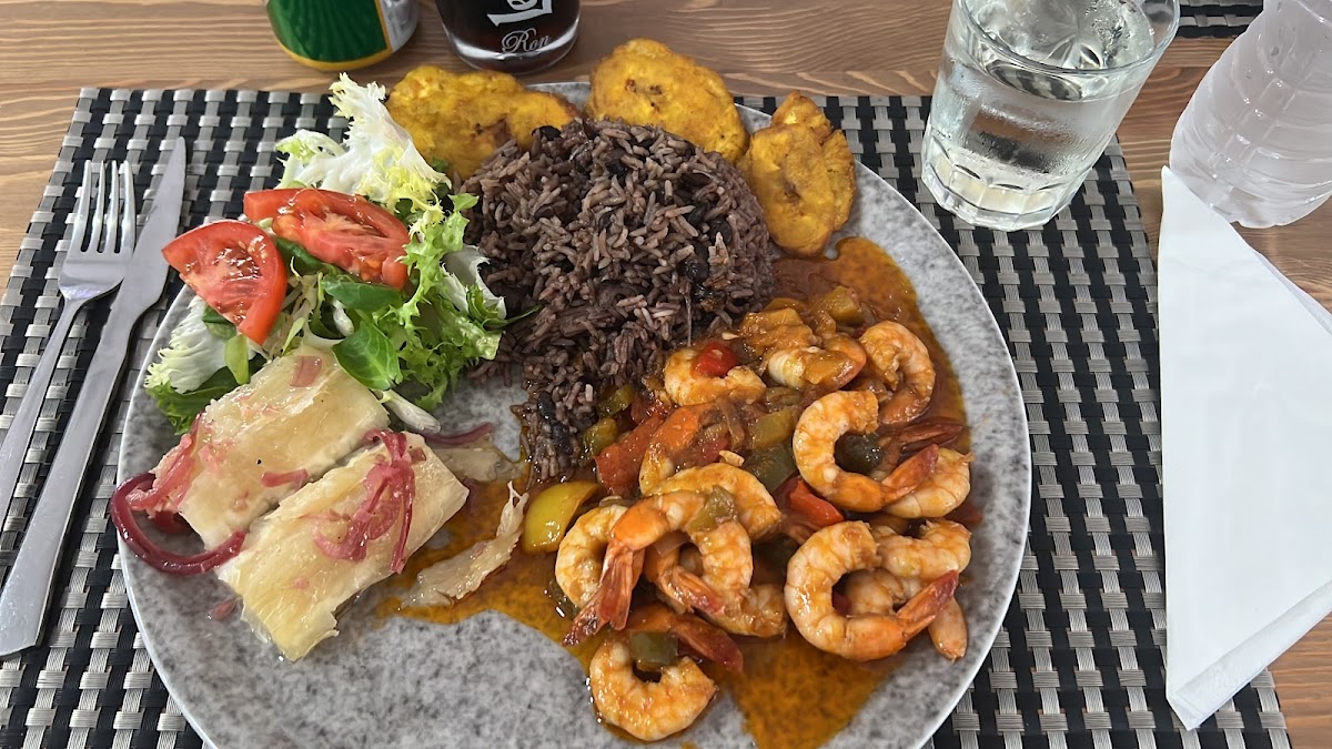 Bar cafeteria el gallo cubano 1
