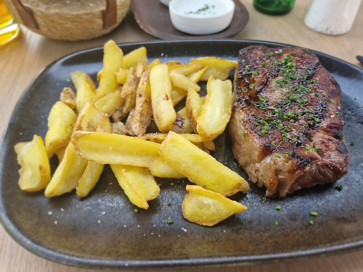 Luna's Grill