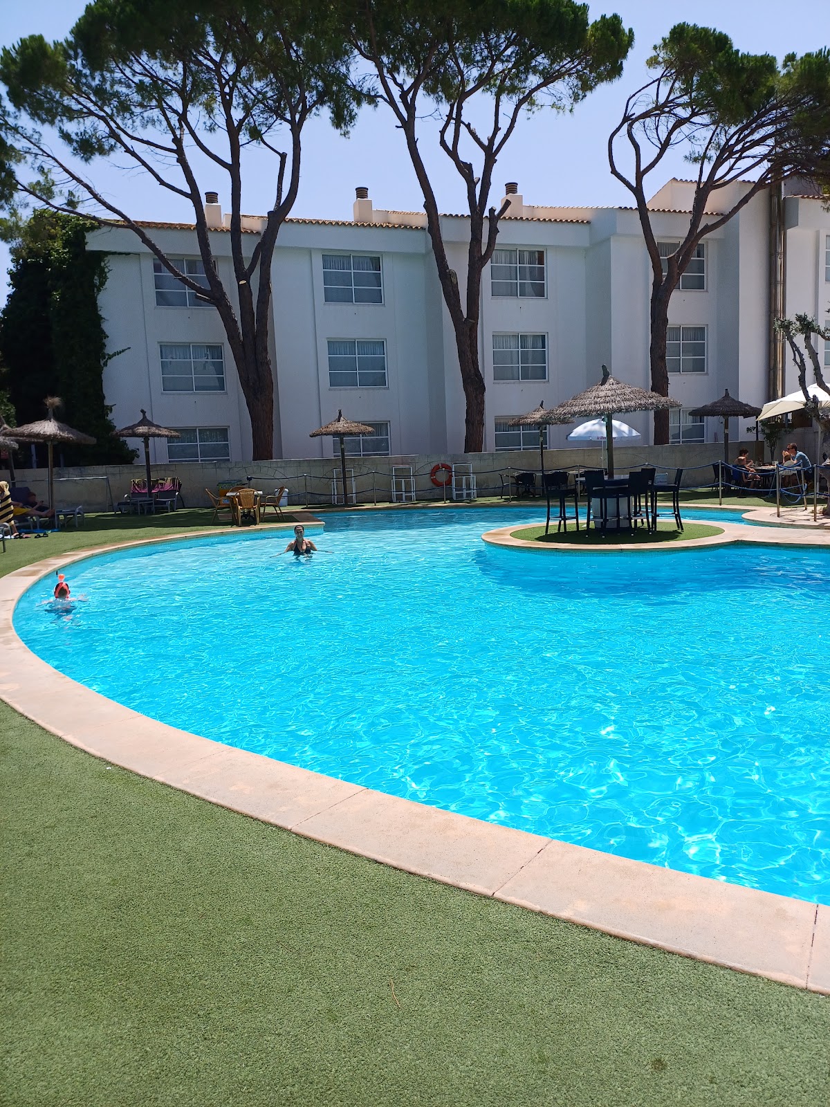 Laguna Restaurant Bar og Pool