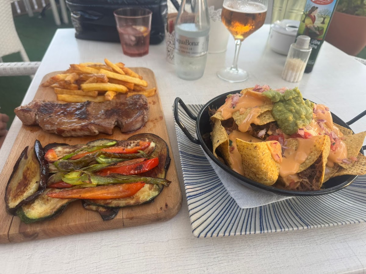 Davy's Food & Drinks I Restaurante - Cafetería