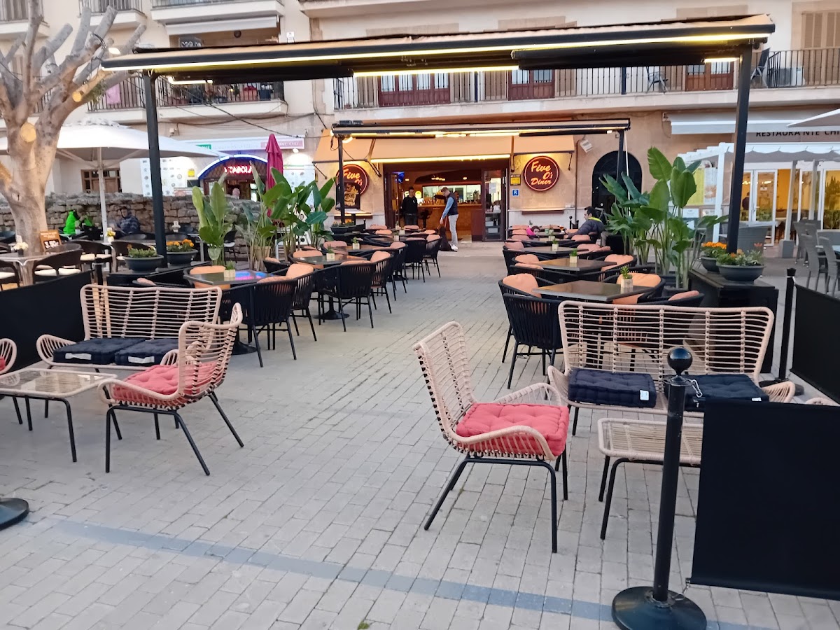 Five o diner