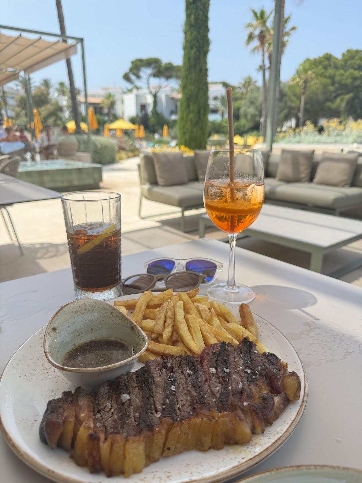 Egos Restaurant & Club de Playa