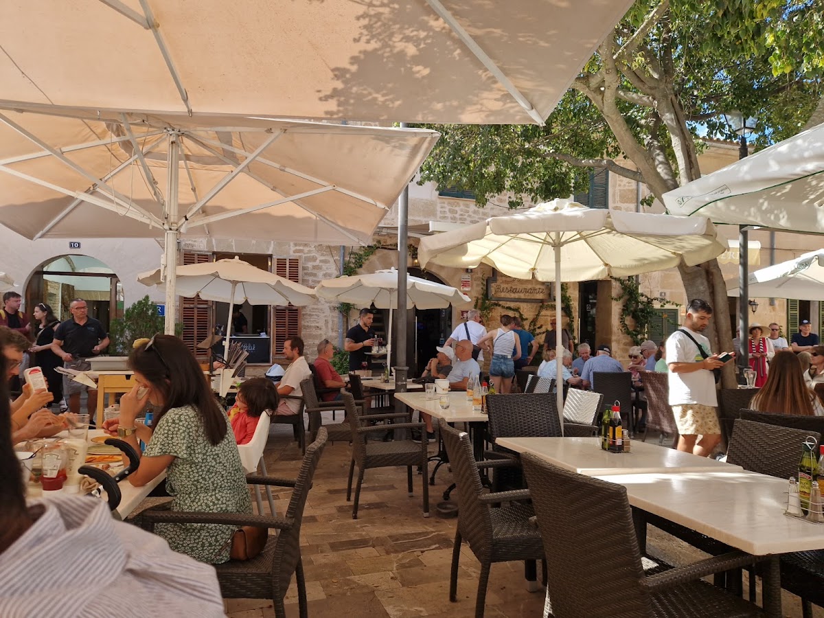 Essència Mediterrània Restaurants