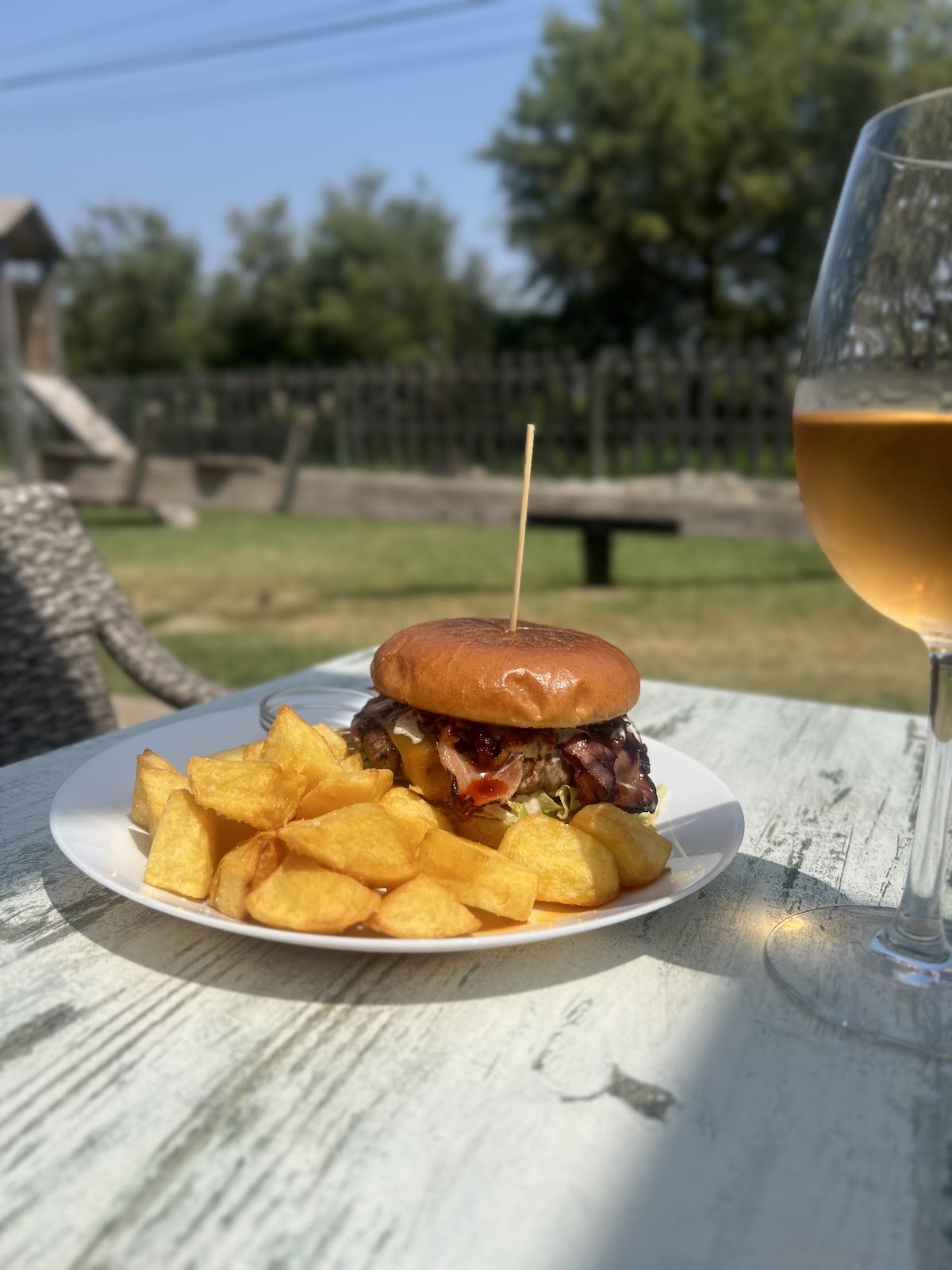 Lucas Super Burger