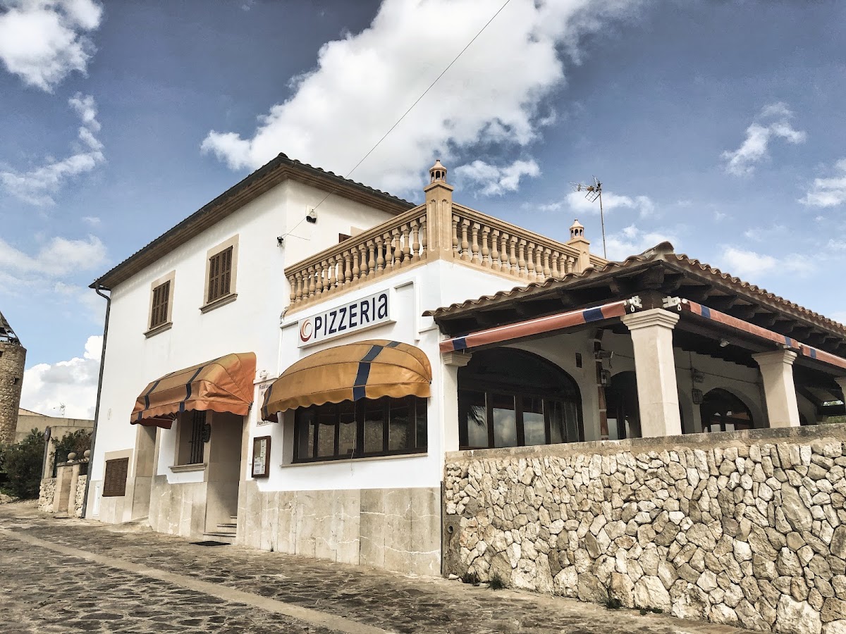 Pizzería "Es Molí"