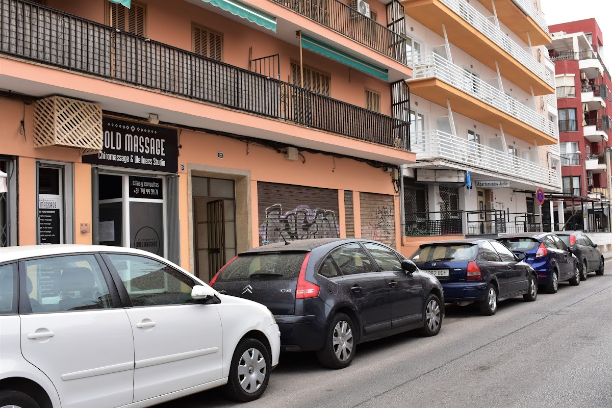 GOLD MASSAGE * Professional Chiromassage & Wellness Studio * (only with appointment)