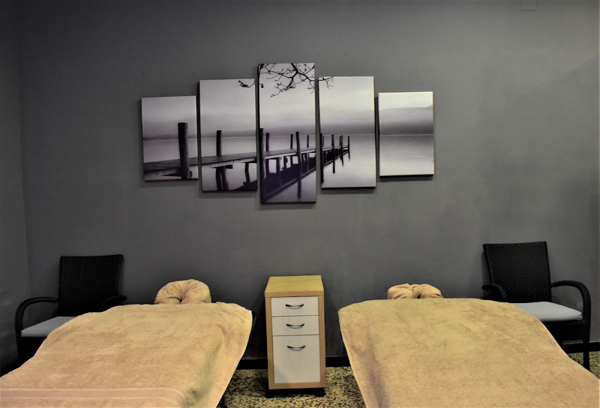GOLD MASSAGE * Professional Chiromassage & Wellness Studio * (only with appointment)