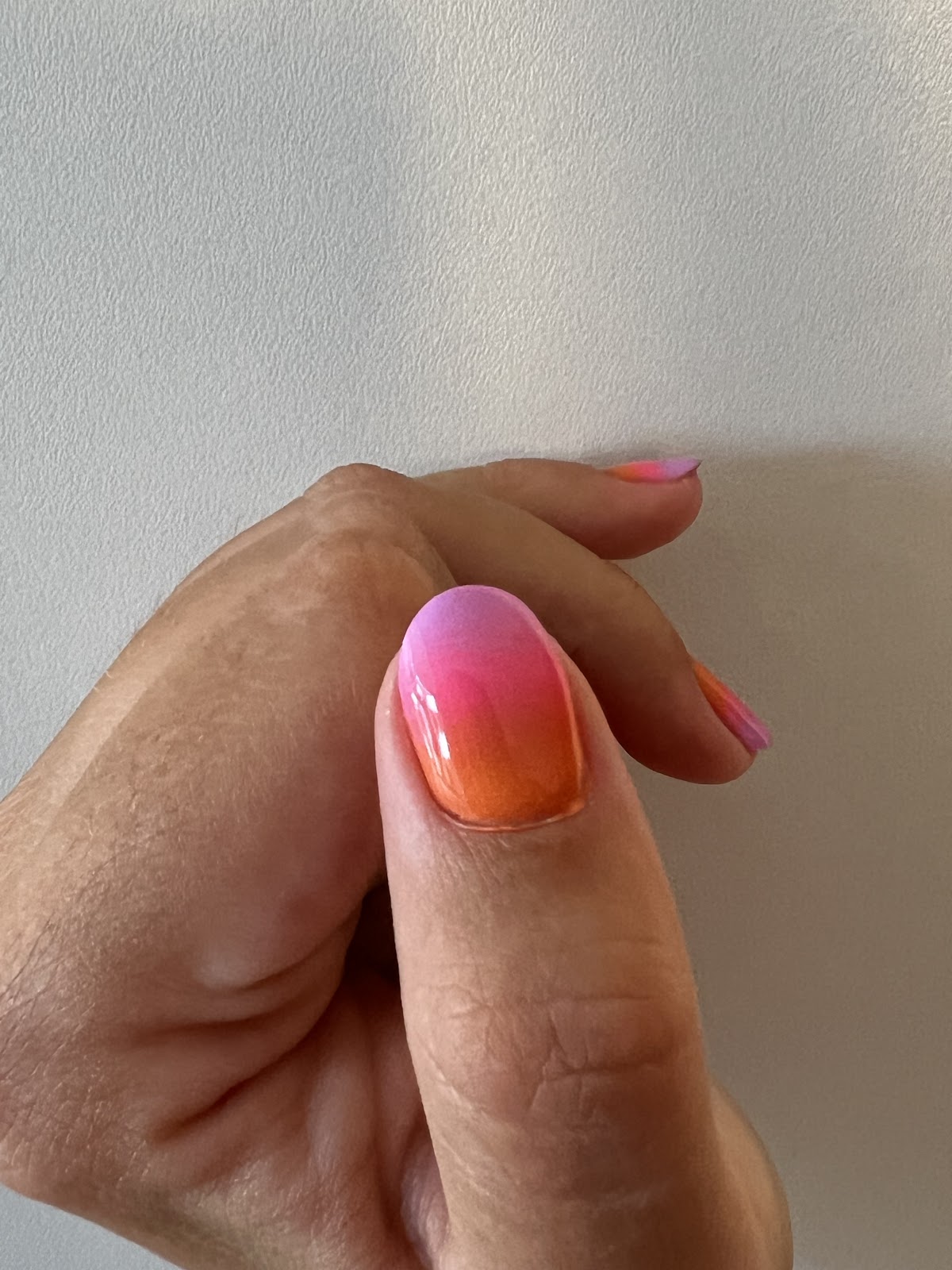 Hello Nails