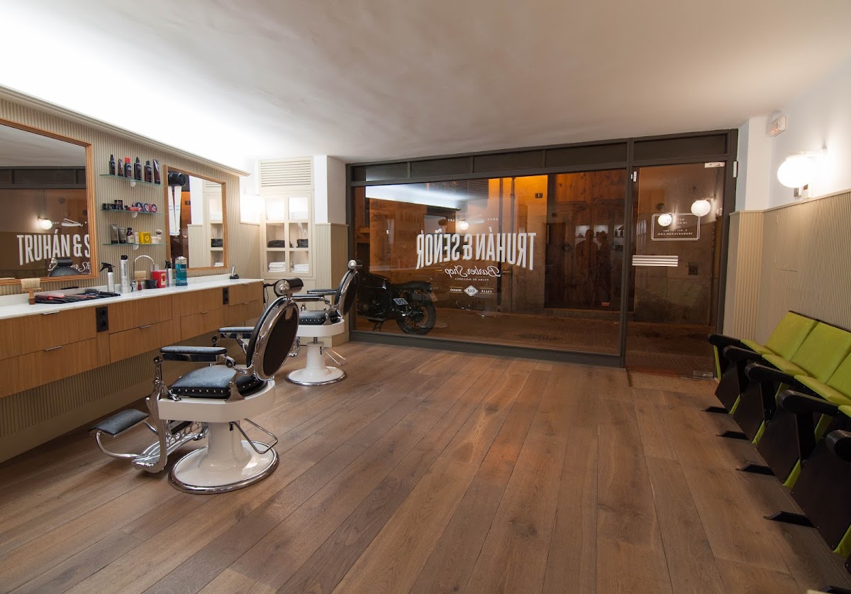 Truhán & Señor / Barber Shop
