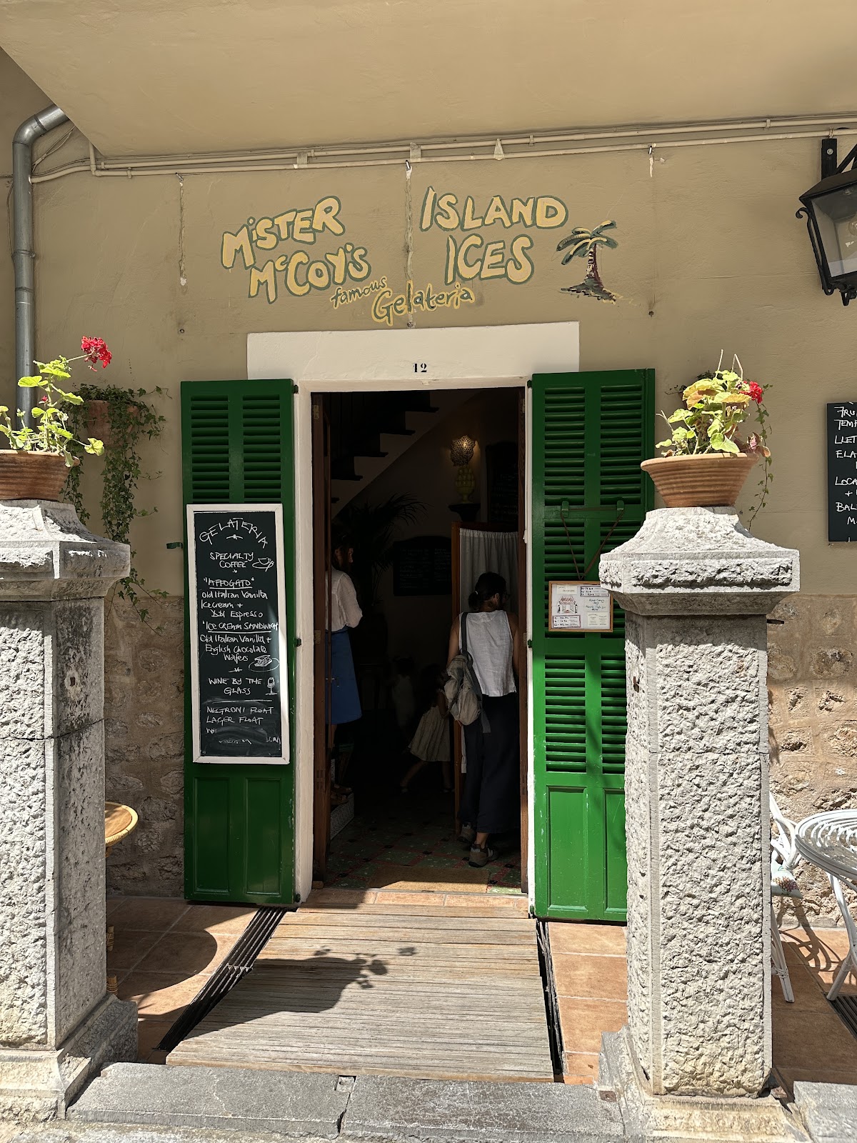 Mister McCoy's Island Ices
