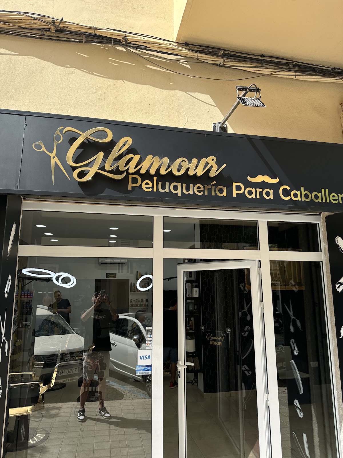 Glamour barber